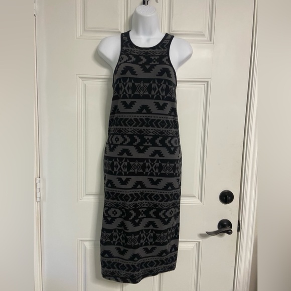 T5a- EXPRESS Black-Gray AZTEC Geometric Tank Dress - Picture 1 of 5